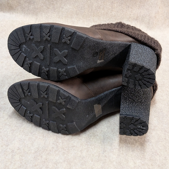 Like New* Muk luks Brown Sweater Ankle Boots Size Women's 9 - Picture 7 of 7